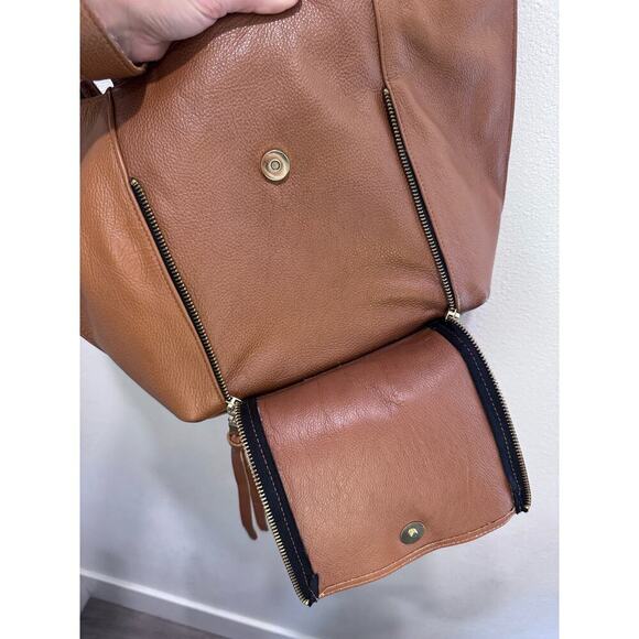 JJ Winters Honey Leather Tenley Tote - Picture 10 of 11